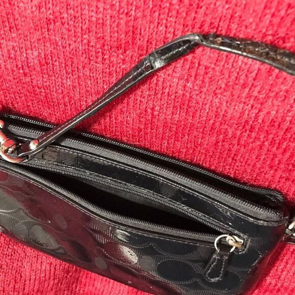 Coach Black Patent Leather Wristlet Bag - Picture 5 of 9